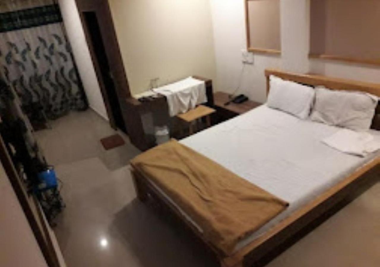 Hotel Jaltarang Kalmath Kankavali 外观 照片