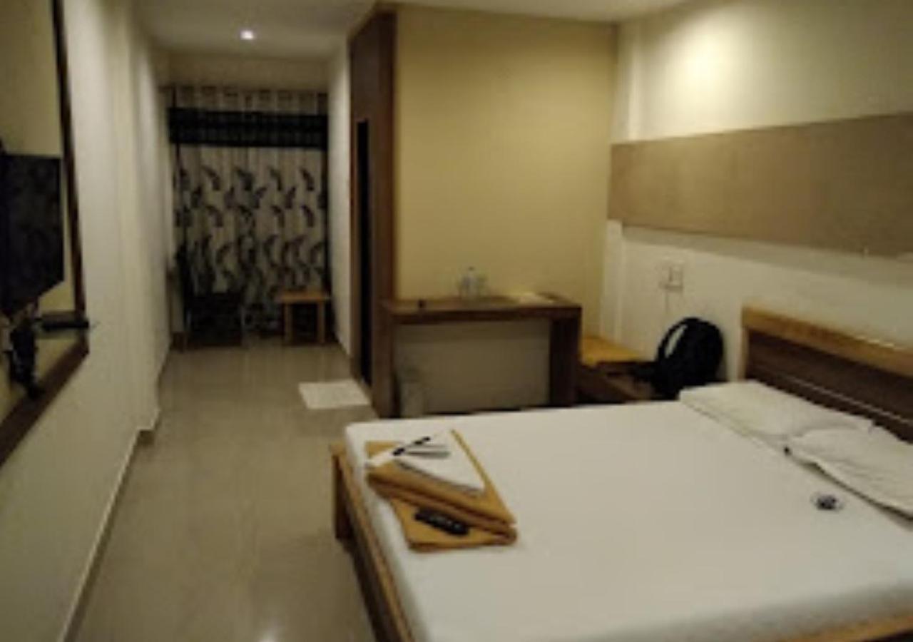 Hotel Jaltarang Kalmath Kankavali 外观 照片