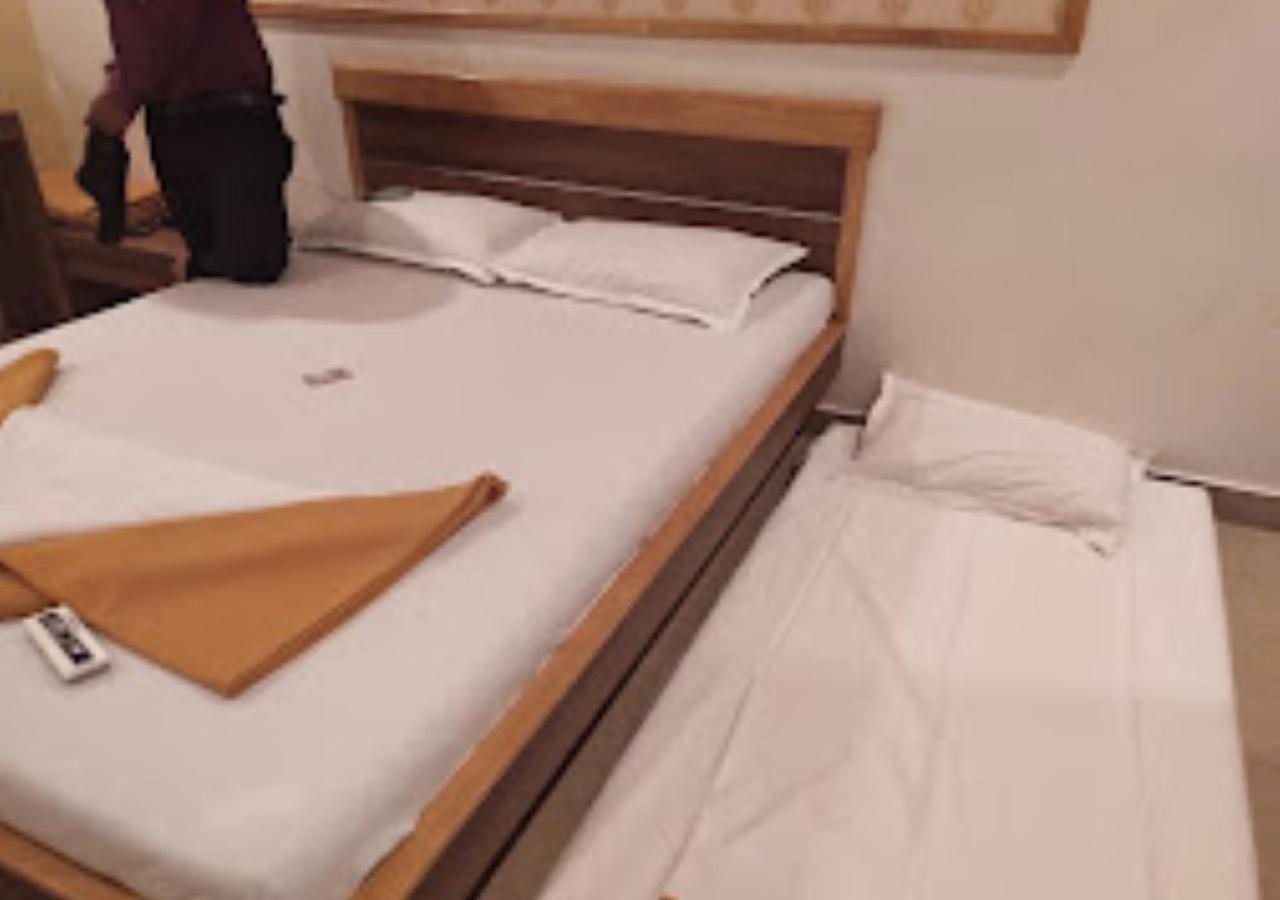 Hotel Jaltarang Kalmath Kankavali 外观 照片