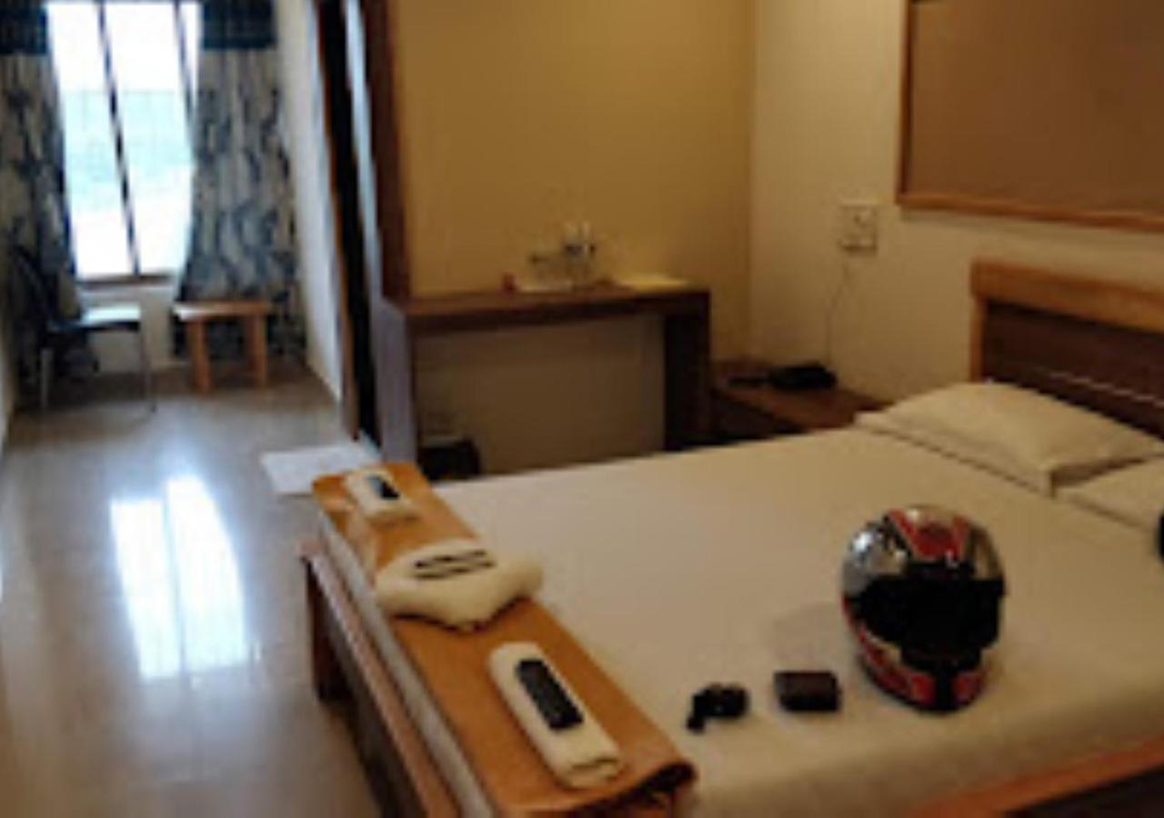 Hotel Jaltarang Kalmath Kankavali 外观 照片